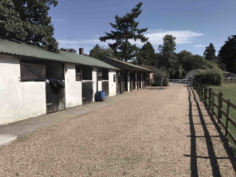 ecuries_stables_dressage_nicola_buchanan_orscana-768x576